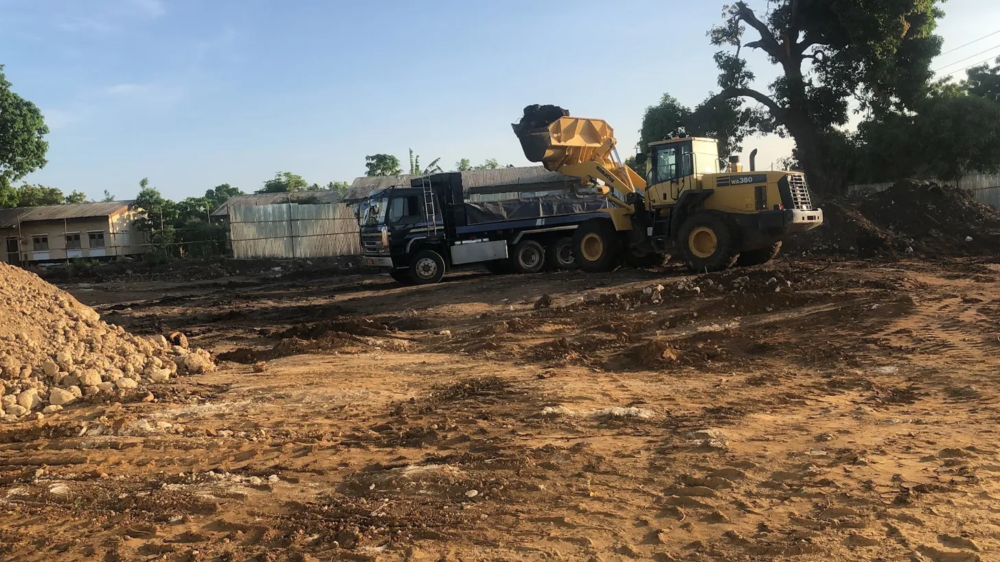 Komatsu WA380 wheel loader on a Benchmark Engineering site